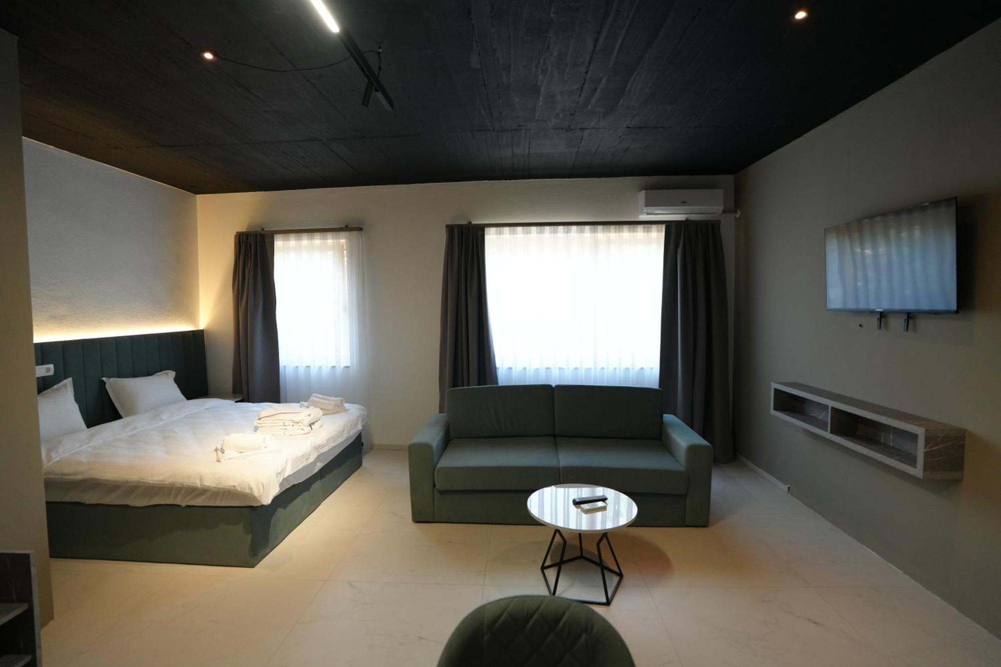 Biond Hotel Prizren Oda fotoğraf